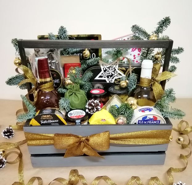 Чоловічий подарункоий кошик із продуктами на Новий рік + Напої додатково №1058 1058 фото