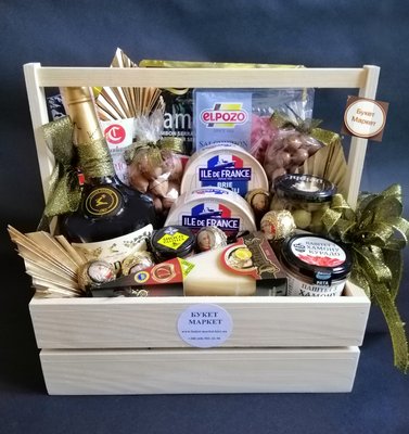 Подарунковий кошик для чоловіка з ковбасою, сиром та горіхами +Напій (оплата додатково) №900 900 фото