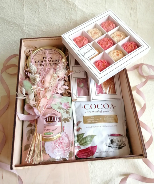 Сладкий подарочный набор для женщины с шоколадом, чаем и какао №1078 001078 фото