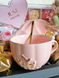 Подарунковий кошик для жінки з чаєм, цукерками та чашечкою № 1083 001083 фото 2