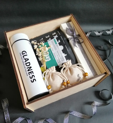 Женский подарочный набор с чаем, термосом и конфетами №1104 001104 фото