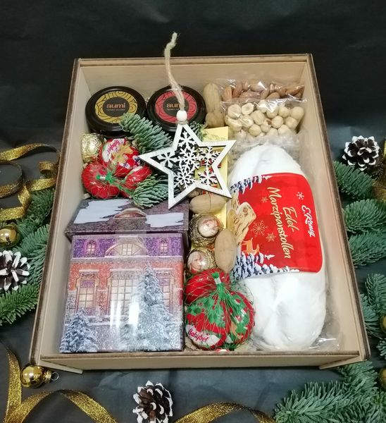 Подарочный набор на Новый год с чаем и сладостями №1054 1054 фото